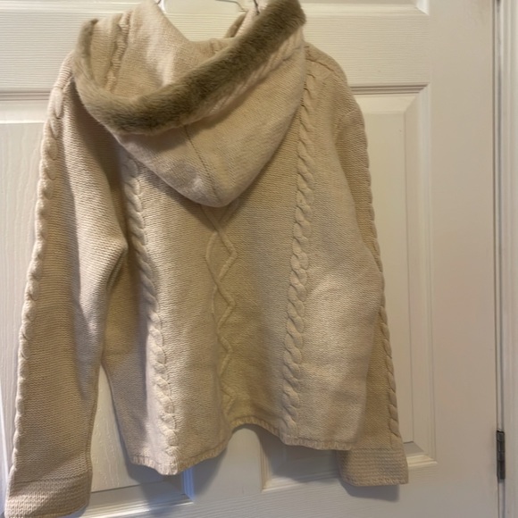 Carole Little Petite 22”bust 21” length petite hooded 💯 %LAMB’SWOOL - Picture 3 of 10